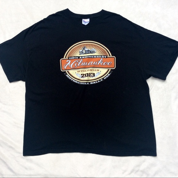 Hanes Heavyweight Milwaukee 110th Motorcycle Rally - Picture 2 of 3